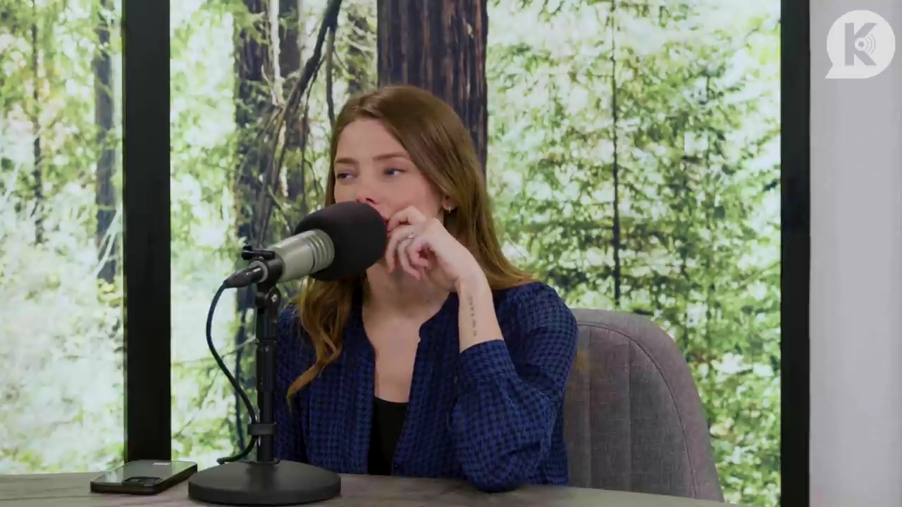 Ashley-Greene-dot-nl_TheTwilightEffectPostcast-Aflevering9NewMoonRewatchPart3of3-3052.jpg Ashley-Greene-dot-nl_TheTwilightEffectPostcast-Aflevering9NewMoonRewatchPart3of3-3052.jpg