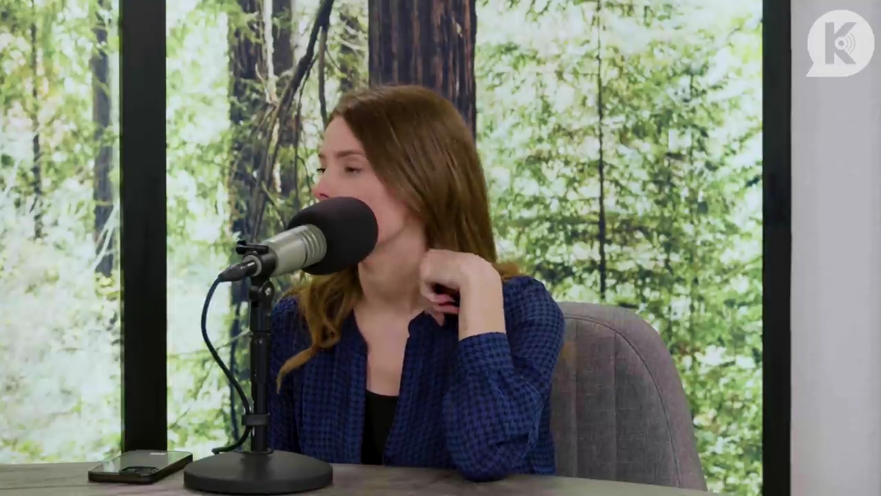 Ashley-Greene-dot-nl_TheTwilightEffectPostcast-Aflevering9NewMoonRewatchPart3of3-3055.jpg Ashley-Greene-dot-nl_TheTwilightEffectPostcast-Aflevering9NewMoonRewatchPart3of3-3055.jpg