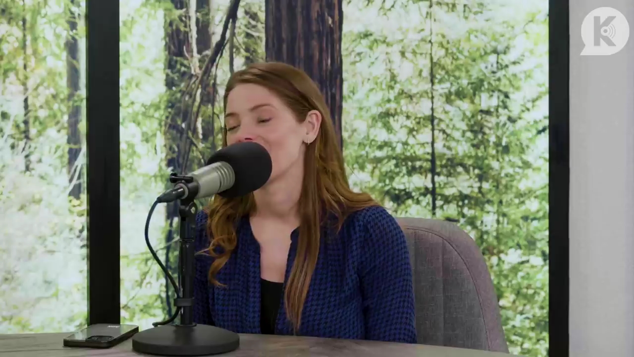 Ashley-Greene-dot-nl_TheTwilightEffectPostcast-Aflevering9NewMoonRewatchPart3of3-3068.jpg Ashley-Greene-dot-nl_TheTwilightEffectPostcast-Aflevering9NewMoonRewatchPart3of3-3068.jpg