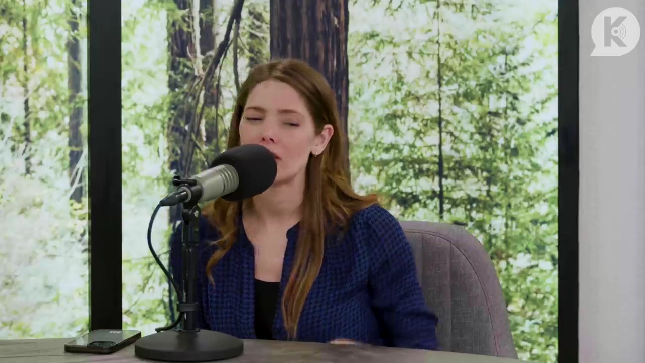 Ashley-Greene-dot-nl_TheTwilightEffectPostcast-Aflevering9NewMoonRewatchPart3of3-3069.jpg Ashley-Greene-dot-nl_TheTwilightEffectPostcast-Aflevering9NewMoonRewatchPart3of3-3069.jpg