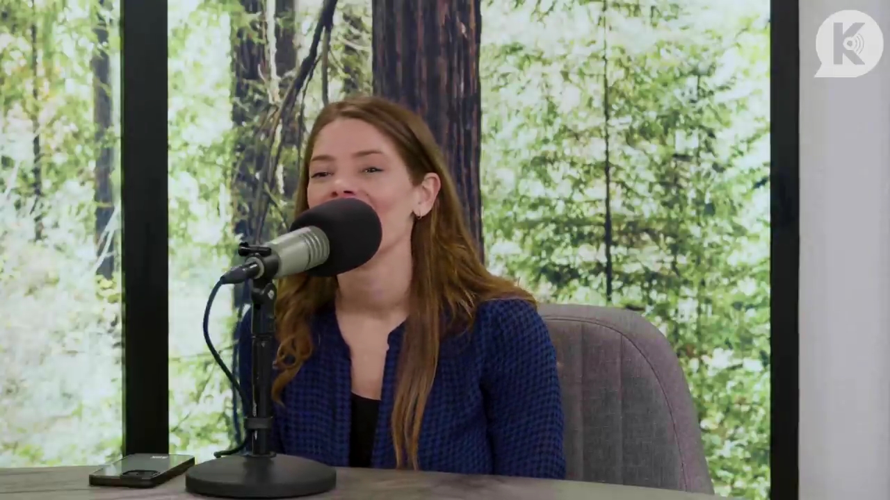 Ashley-Greene-dot-nl_TheTwilightEffectPostcast-Aflevering9NewMoonRewatchPart3of3-3082.jpg Ashley-Greene-dot-nl_TheTwilightEffectPostcast-Aflevering9NewMoonRewatchPart3of3-3082.jpg