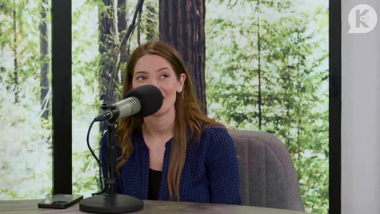 Ashley-Greene-dot-nl_TheTwilightEffectPostcast-Aflevering9NewMoonRewatchPart3of3-3083.jpg Ashley-Greene-dot-nl_TheTwilightEffectPostcast-Aflevering9NewMoonRewatchPart3of3-3083.jpg