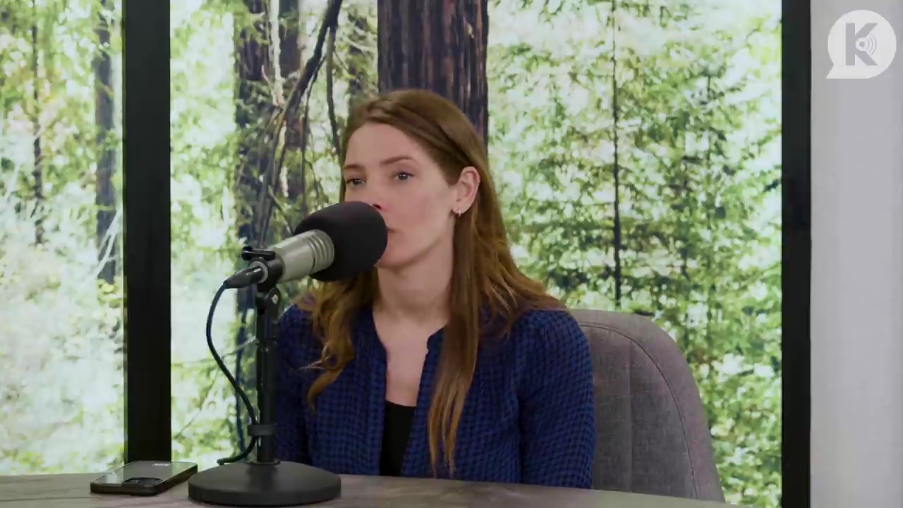 Ashley-Greene-dot-nl_TheTwilightEffectPostcast-Aflevering9NewMoonRewatchPart3of3-3086.jpg Ashley-Greene-dot-nl_TheTwilightEffectPostcast-Aflevering9NewMoonRewatchPart3of3-3086.jpg