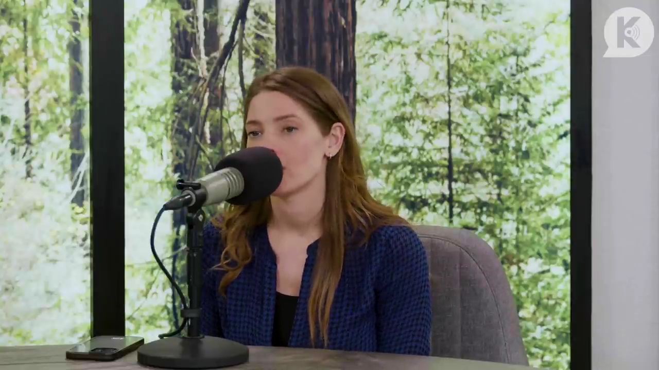 Ashley-Greene-dot-nl_TheTwilightEffectPostcast-Aflevering9NewMoonRewatchPart3of3-3087.jpg Ashley-Greene-dot-nl_TheTwilightEffectPostcast-Aflevering9NewMoonRewatchPart3of3-3087.jpg