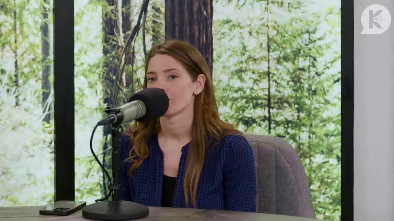 Ashley-Greene-dot-nl_TheTwilightEffectPostcast-Aflevering9NewMoonRewatchPart3of3-3090.jpg Ashley-Greene-dot-nl_TheTwilightEffectPostcast-Aflevering9NewMoonRewatchPart3of3-3090.jpg