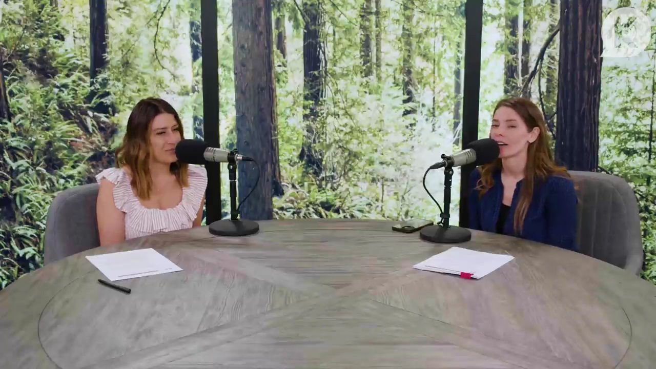 Ashley-Greene-dot-nl_TheTwilightEffectPostcast-Aflevering9NewMoonRewatchPart3of3-3093.jpg Ashley-Greene-dot-nl_TheTwilightEffectPostcast-Aflevering9NewMoonRewatchPart3of3-3093.jpg