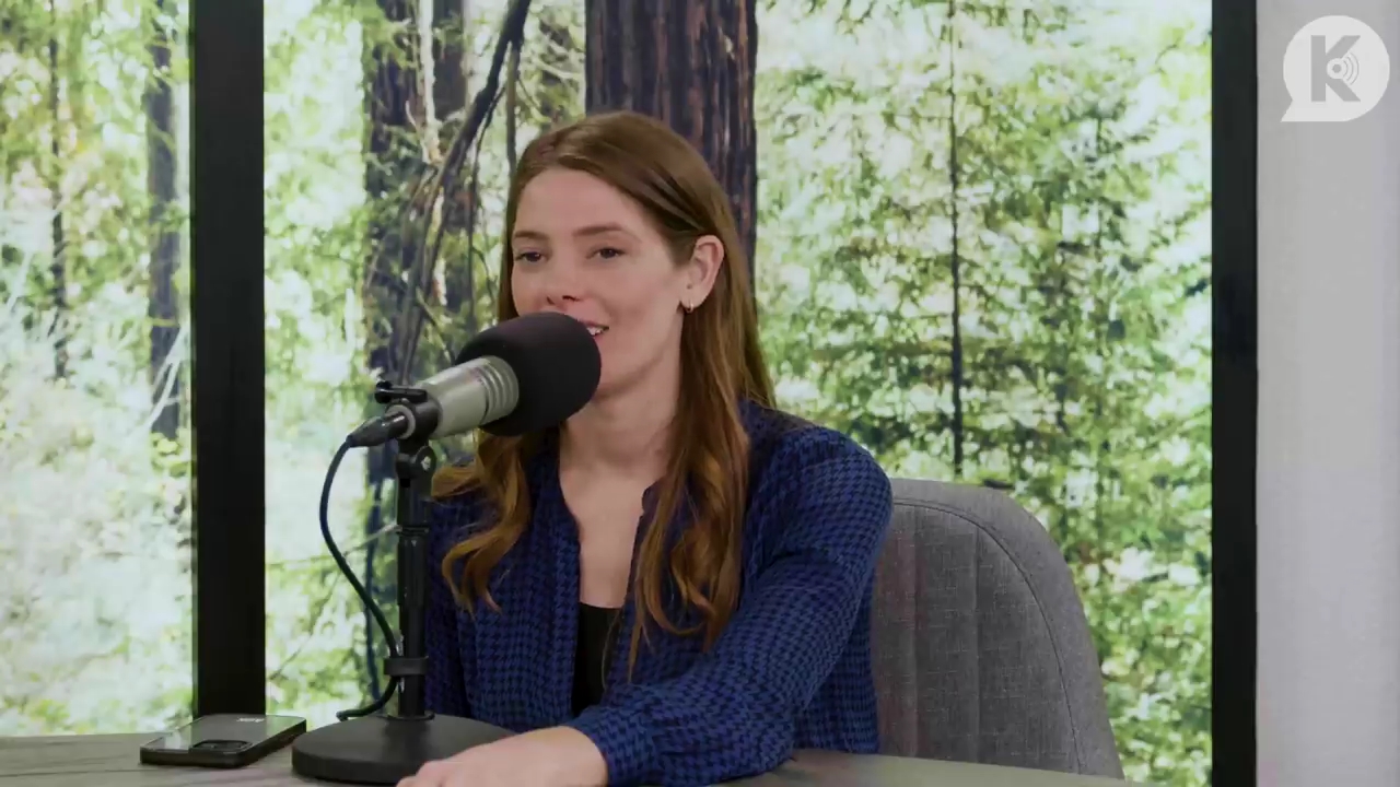 Ashley-Greene-dot-nl_TheTwilightEffectPostcast-Aflevering9NewMoonRewatchPart3of3-3110.jpg Ashley-Greene-dot-nl_TheTwilightEffectPostcast-Aflevering9NewMoonRewatchPart3of3-3110.jpg