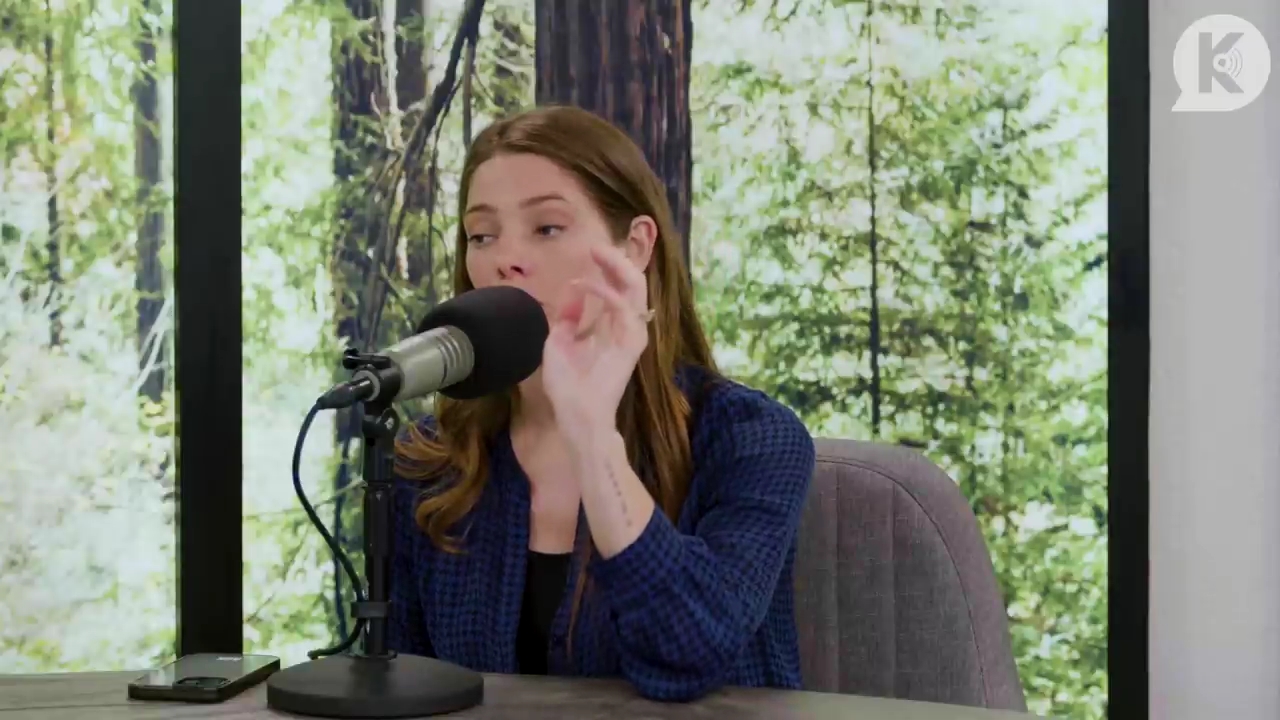 Ashley-Greene-dot-nl_TheTwilightEffectPostcast-Aflevering9NewMoonRewatchPart3of3-3123.jpg Ashley-Greene-dot-nl_TheTwilightEffectPostcast-Aflevering9NewMoonRewatchPart3of3-3123.jpg