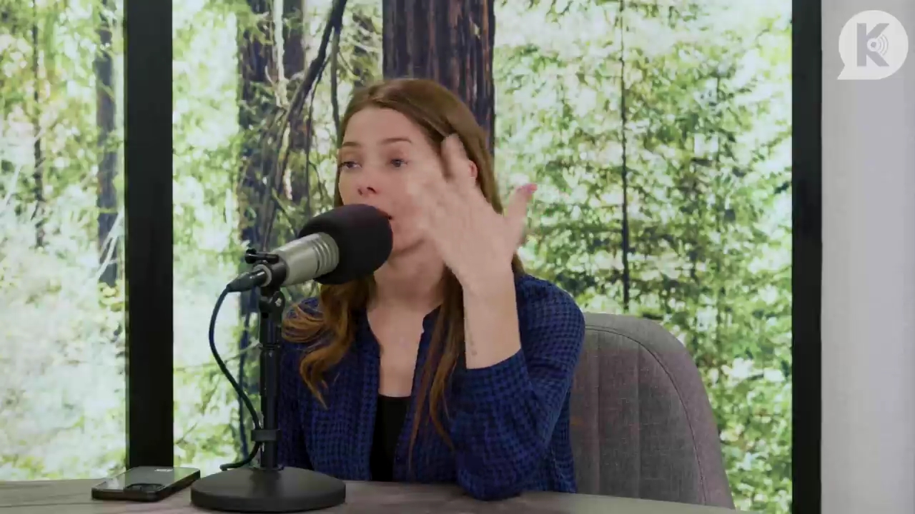 Ashley-Greene-dot-nl_TheTwilightEffectPostcast-Aflevering9NewMoonRewatchPart3of3-3128.jpg Ashley-Greene-dot-nl_TheTwilightEffectPostcast-Aflevering9NewMoonRewatchPart3of3-3128.jpg