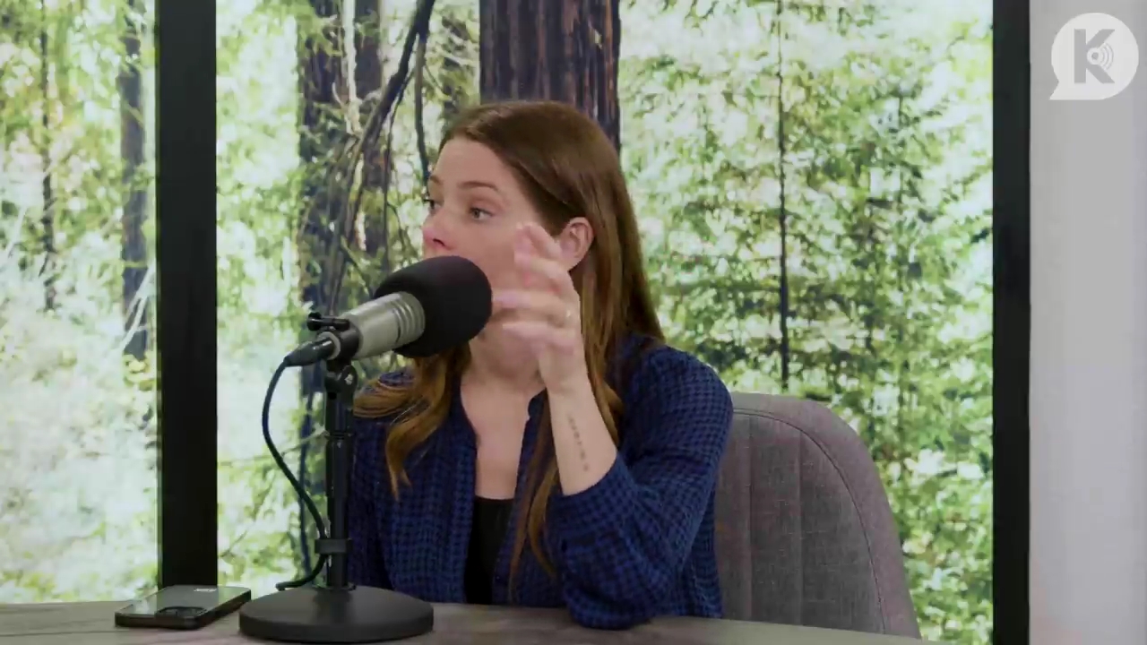 Ashley-Greene-dot-nl_TheTwilightEffectPostcast-Aflevering9NewMoonRewatchPart3of3-3129.jpg Ashley-Greene-dot-nl_TheTwilightEffectPostcast-Aflevering9NewMoonRewatchPart3of3-3129.jpg