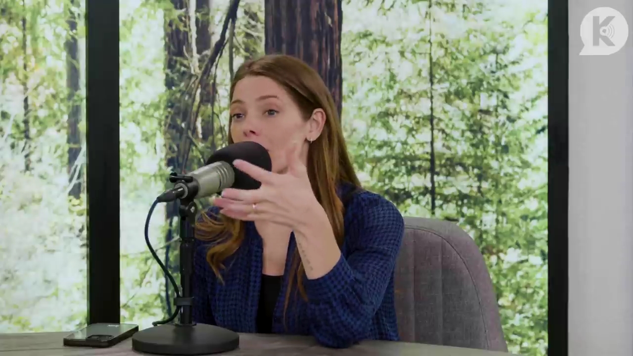 Ashley-Greene-dot-nl_TheTwilightEffectPostcast-Aflevering9NewMoonRewatchPart3of3-3133.jpg Ashley-Greene-dot-nl_TheTwilightEffectPostcast-Aflevering9NewMoonRewatchPart3of3-3133.jpg