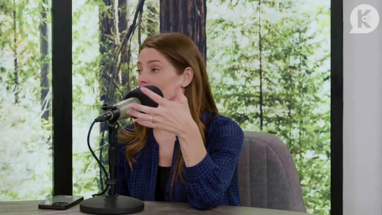 Ashley-Greene-dot-nl_TheTwilightEffectPostcast-Aflevering9NewMoonRewatchPart3of3-3134.jpg Ashley-Greene-dot-nl_TheTwilightEffectPostcast-Aflevering9NewMoonRewatchPart3of3-3134.jpg