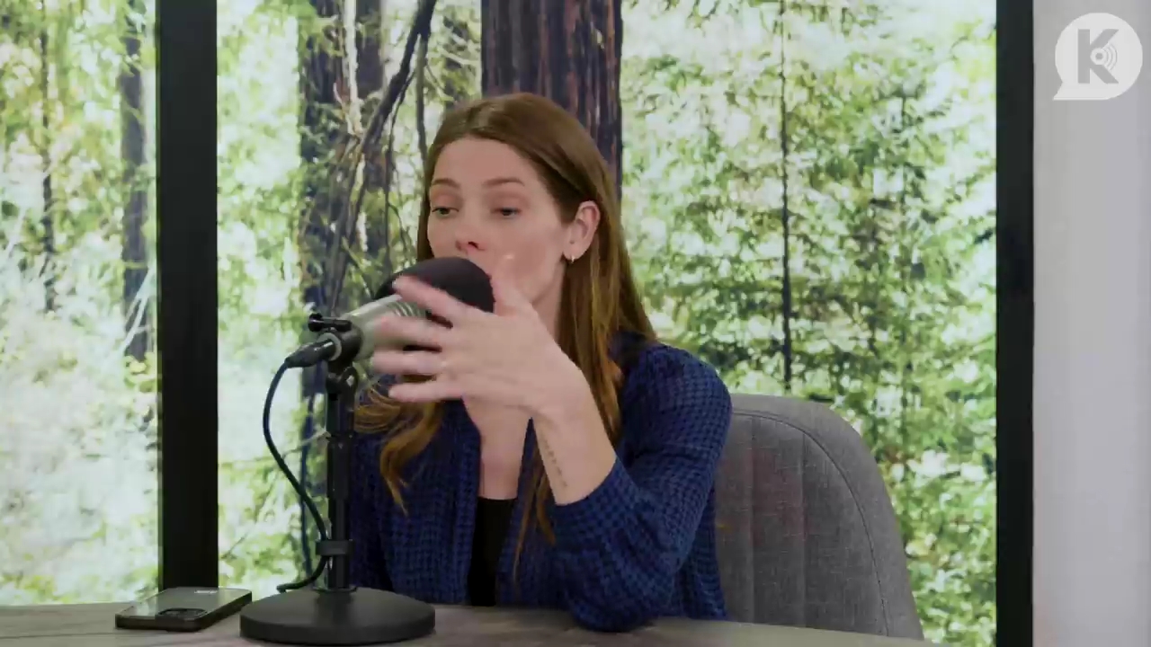 Ashley-Greene-dot-nl_TheTwilightEffectPostcast-Aflevering9NewMoonRewatchPart3of3-3137.jpg Ashley-Greene-dot-nl_TheTwilightEffectPostcast-Aflevering9NewMoonRewatchPart3of3-3137.jpg