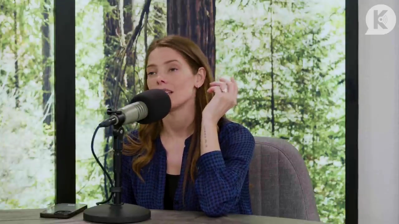 Ashley-Greene-dot-nl_TheTwilightEffectPostcast-Aflevering9NewMoonRewatchPart3of3-3141.jpg Ashley-Greene-dot-nl_TheTwilightEffectPostcast-Aflevering9NewMoonRewatchPart3of3-3141.jpg