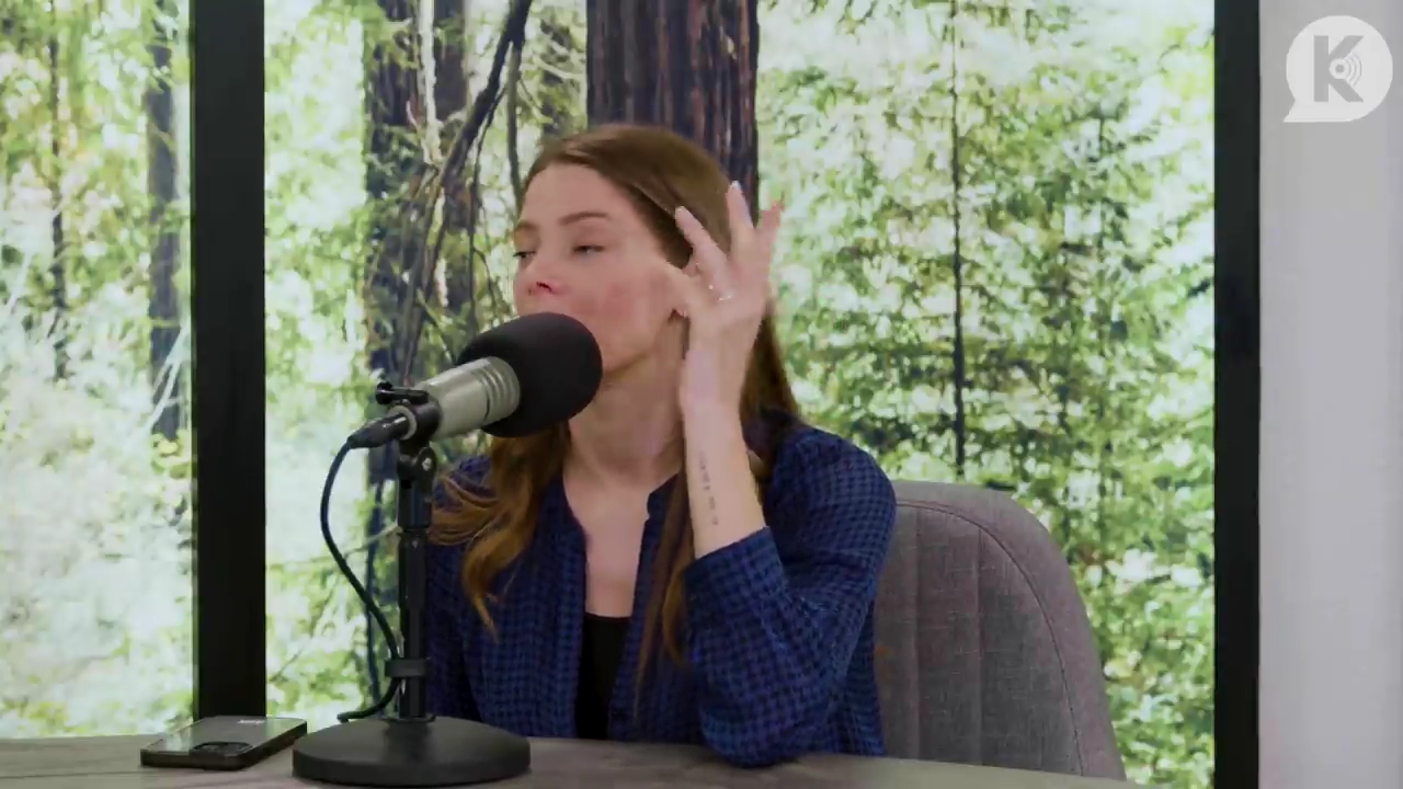 Ashley-Greene-dot-nl_TheTwilightEffectPostcast-Aflevering9NewMoonRewatchPart3of3-3142.jpg Ashley-Greene-dot-nl_TheTwilightEffectPostcast-Aflevering9NewMoonRewatchPart3of3-3142.jpg