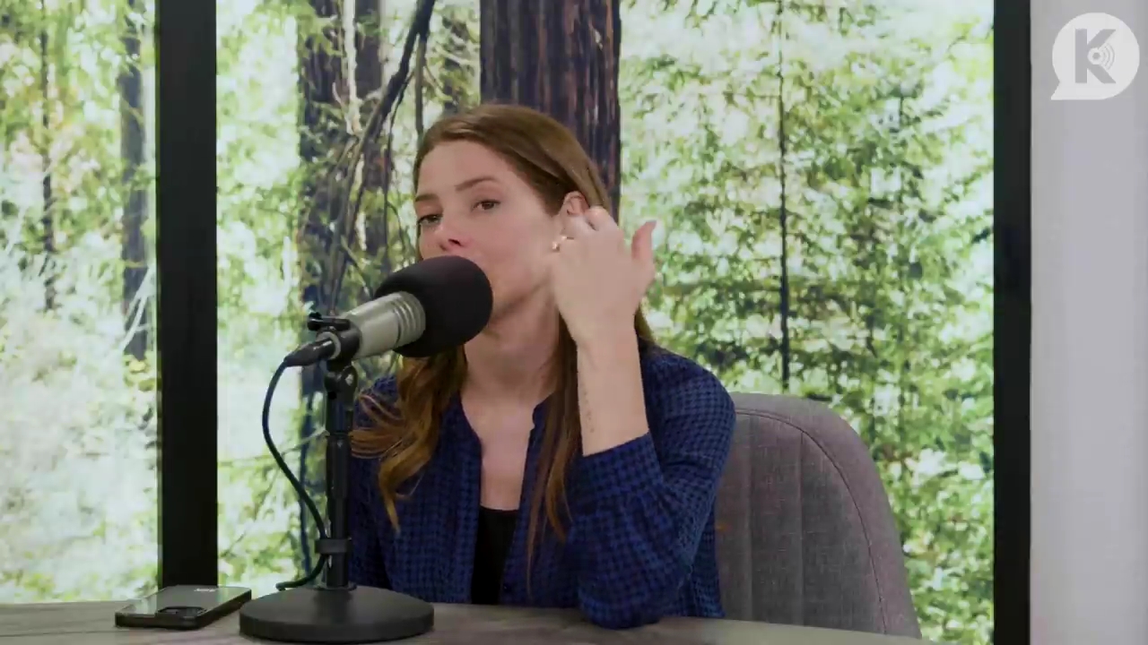 Ashley-Greene-dot-nl_TheTwilightEffectPostcast-Aflevering9NewMoonRewatchPart3of3-3145.jpg Ashley-Greene-dot-nl_TheTwilightEffectPostcast-Aflevering9NewMoonRewatchPart3of3-3145.jpg