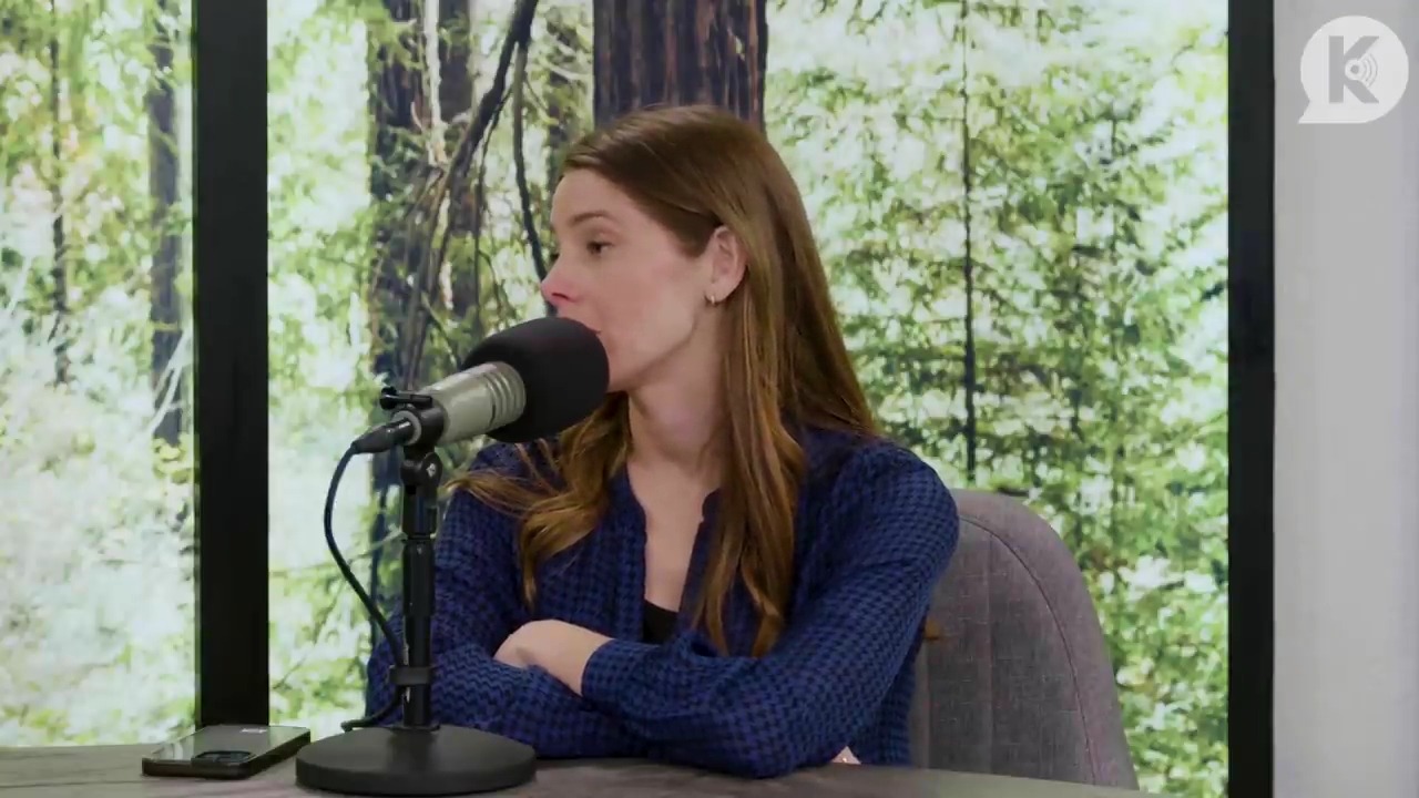 Ashley-Greene-dot-nl_TheTwilightEffectPostcast-Aflevering9NewMoonRewatchPart3of3-3169.jpg Ashley-Greene-dot-nl_TheTwilightEffectPostcast-Aflevering9NewMoonRewatchPart3of3-3169.jpg