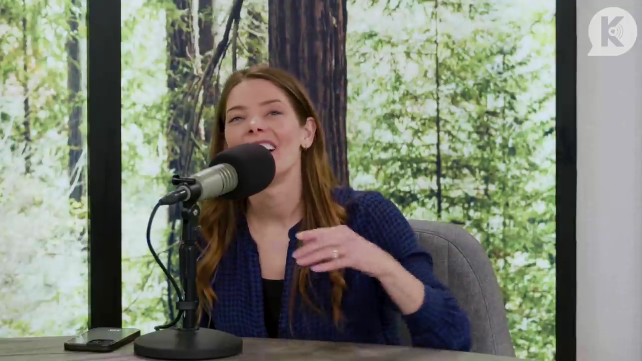 Ashley-Greene-dot-nl_TheTwilightEffectPostcast-Aflevering9NewMoonRewatchPart3of3-3183.jpg Ashley-Greene-dot-nl_TheTwilightEffectPostcast-Aflevering9NewMoonRewatchPart3of3-3183.jpg