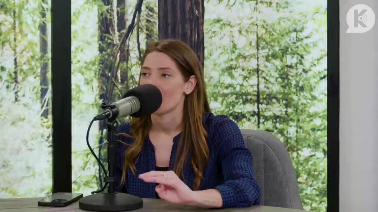 Ashley-Greene-dot-nl_TheTwilightEffectPostcast-Aflevering9NewMoonRewatchPart3of3-3188.jpg Ashley-Greene-dot-nl_TheTwilightEffectPostcast-Aflevering9NewMoonRewatchPart3of3-3188.jpg