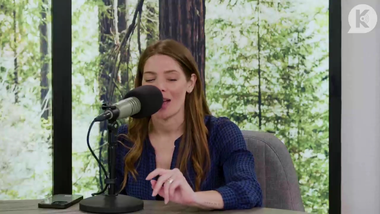 Ashley-Greene-dot-nl_TheTwilightEffectPostcast-Aflevering9NewMoonRewatchPart3of3-3193.jpg Ashley-Greene-dot-nl_TheTwilightEffectPostcast-Aflevering9NewMoonRewatchPart3of3-3193.jpg