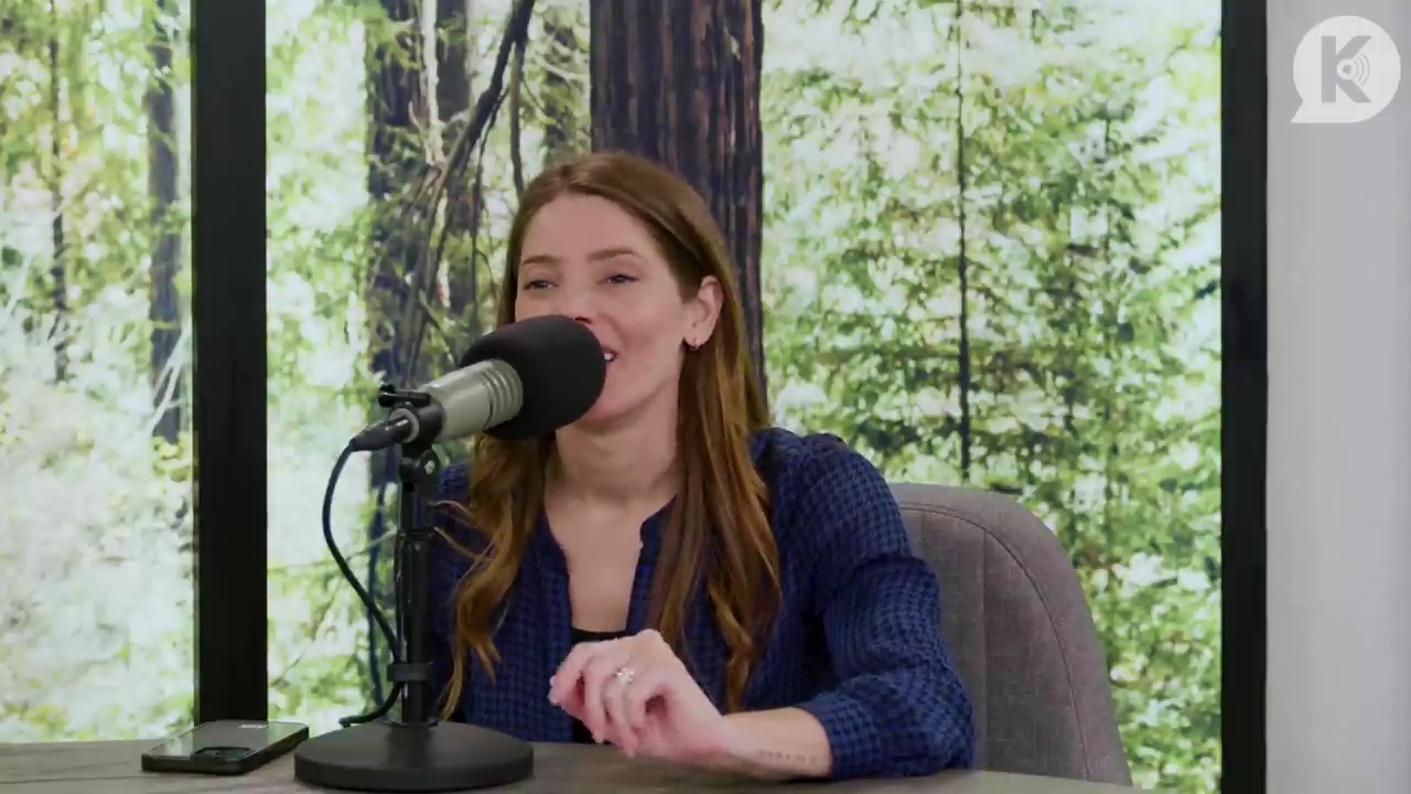 Ashley-Greene-dot-nl_TheTwilightEffectPostcast-Aflevering9NewMoonRewatchPart3of3-3195.jpg Ashley-Greene-dot-nl_TheTwilightEffectPostcast-Aflevering9NewMoonRewatchPart3of3-3195.jpg