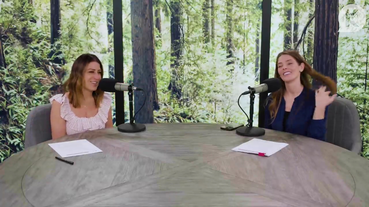 Ashley-Greene-dot-nl_TheTwilightEffectPostcast-Aflevering9NewMoonRewatchPart3of3-3206.jpg Ashley-Greene-dot-nl_TheTwilightEffectPostcast-Aflevering9NewMoonRewatchPart3of3-3206.jpg