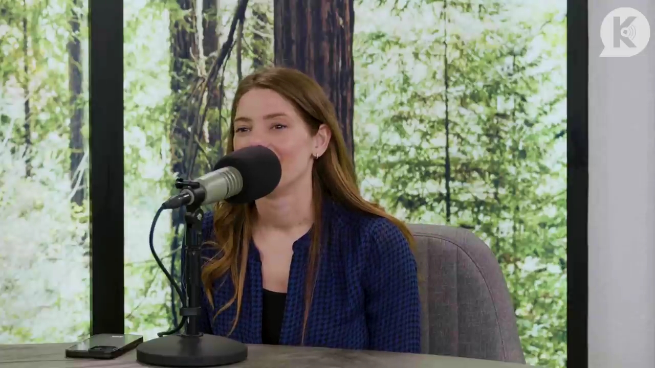 Ashley-Greene-dot-nl_TheTwilightEffectPostcast-Aflevering9NewMoonRewatchPart3of3-3231.jpg Ashley-Greene-dot-nl_TheTwilightEffectPostcast-Aflevering9NewMoonRewatchPart3of3-3231.jpg