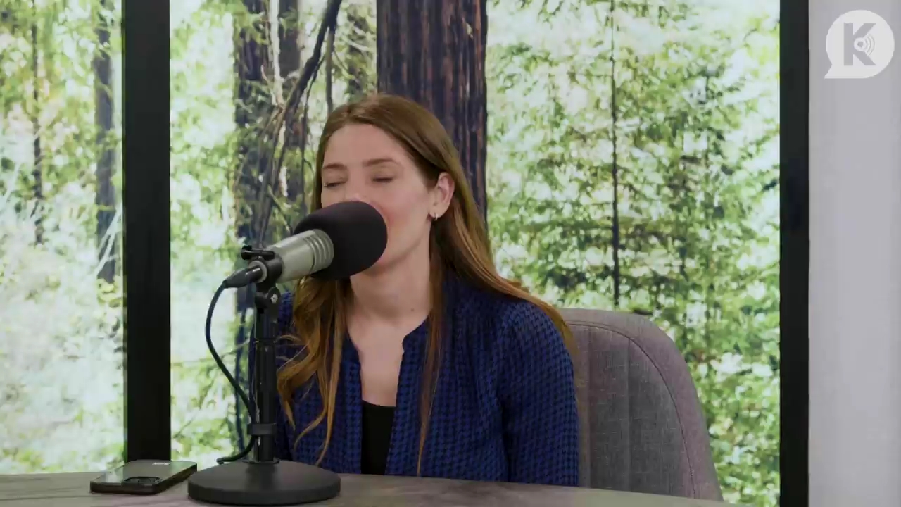 Ashley-Greene-dot-nl_TheTwilightEffectPostcast-Aflevering9NewMoonRewatchPart3of3-3235.jpg Ashley-Greene-dot-nl_TheTwilightEffectPostcast-Aflevering9NewMoonRewatchPart3of3-3235.jpg