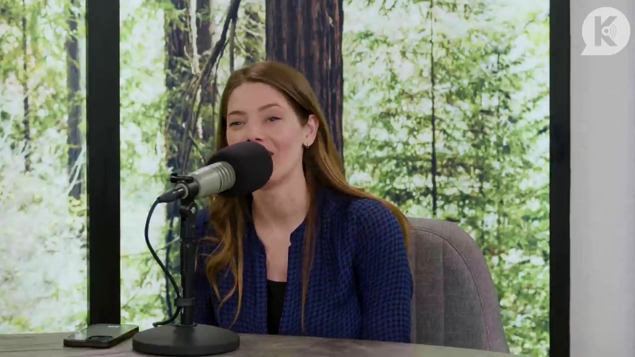 Ashley-Greene-dot-nl_TheTwilightEffectPostcast-Aflevering9NewMoonRewatchPart3of3-3238.jpg Ashley-Greene-dot-nl_TheTwilightEffectPostcast-Aflevering9NewMoonRewatchPart3of3-3238.jpg