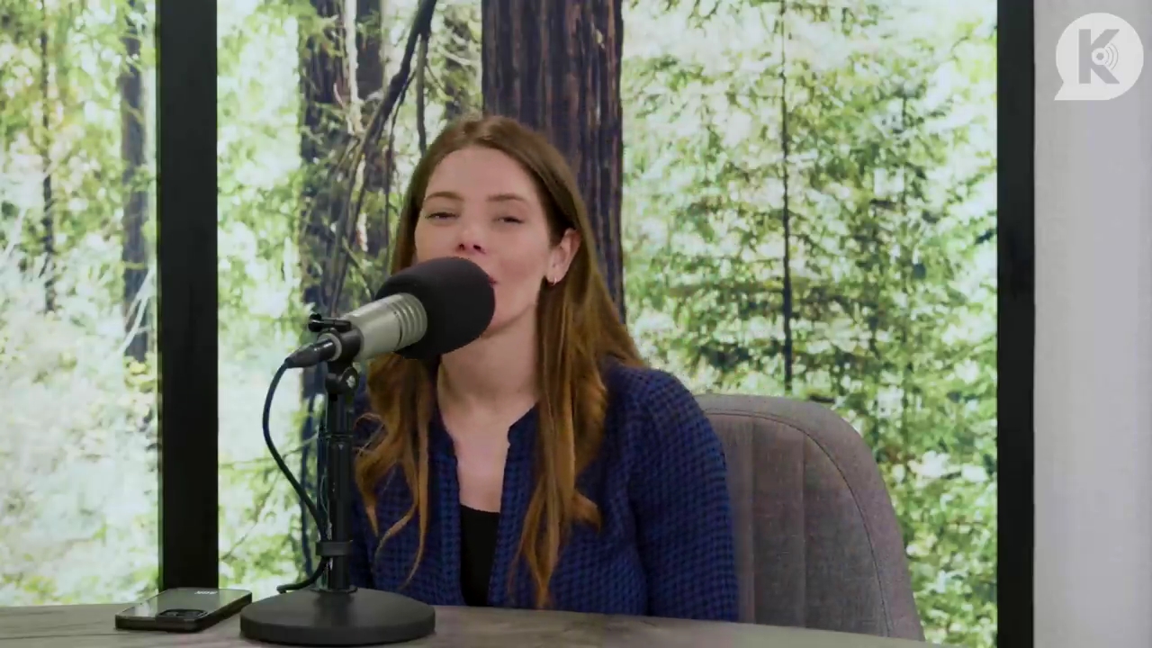 Ashley-Greene-dot-nl_TheTwilightEffectPostcast-Aflevering9NewMoonRewatchPart3of3-3243.jpg Ashley-Greene-dot-nl_TheTwilightEffectPostcast-Aflevering9NewMoonRewatchPart3of3-3243.jpg