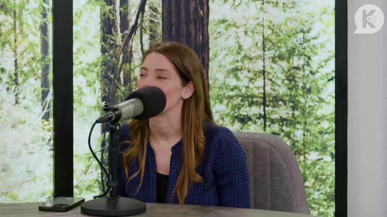 Ashley-Greene-dot-nl_TheTwilightEffectPostcast-Aflevering9NewMoonRewatchPart3of3-3245.jpg Ashley-Greene-dot-nl_TheTwilightEffectPostcast-Aflevering9NewMoonRewatchPart3of3-3245.jpg