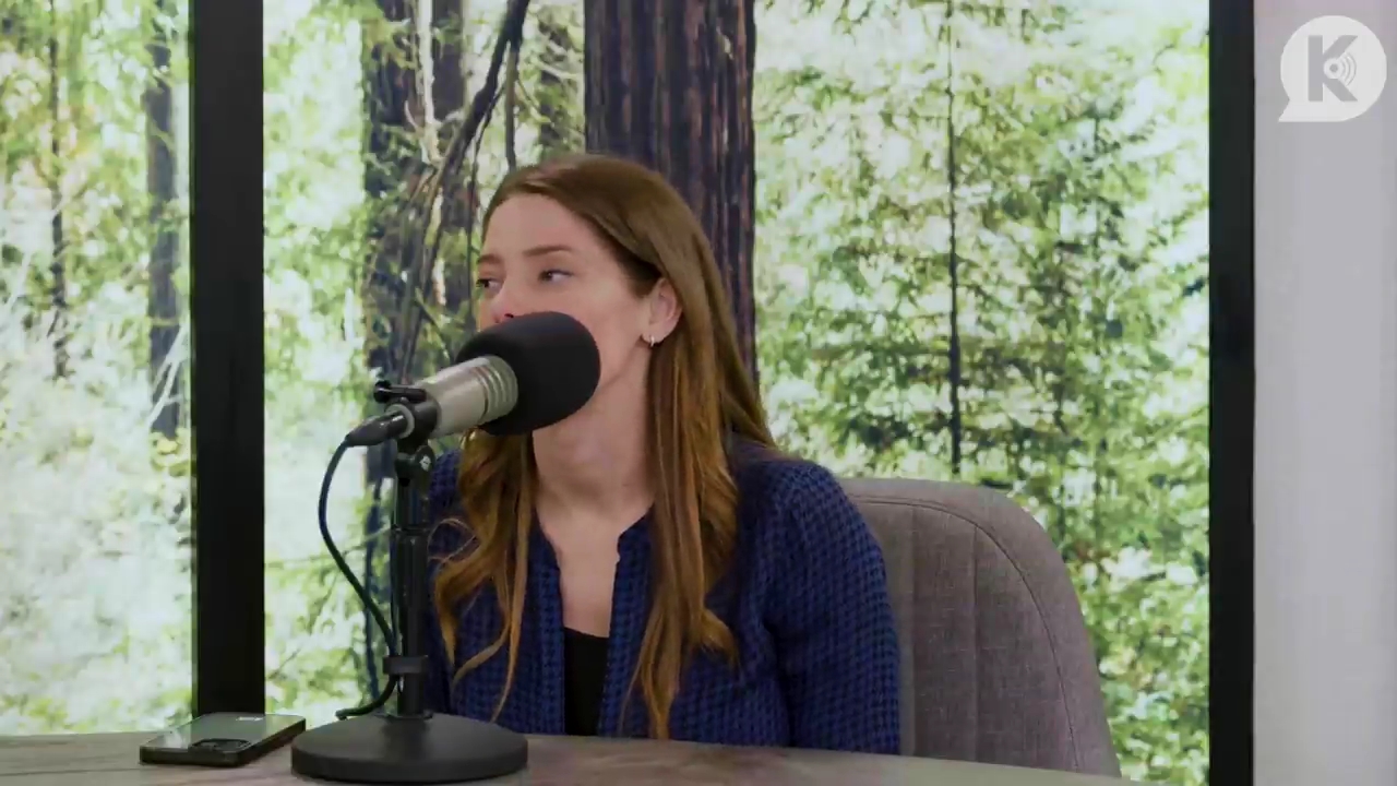 Ashley-Greene-dot-nl_TheTwilightEffectPostcast-Aflevering9NewMoonRewatchPart3of3-3246.jpg Ashley-Greene-dot-nl_TheTwilightEffectPostcast-Aflevering9NewMoonRewatchPart3of3-3246.jpg