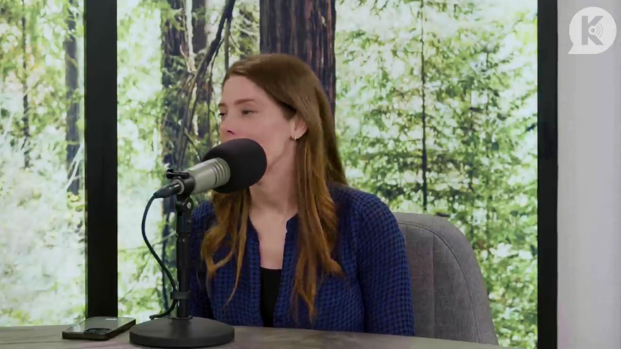 Ashley-Greene-dot-nl_TheTwilightEffectPostcast-Aflevering9NewMoonRewatchPart3of3-3261.jpg Ashley-Greene-dot-nl_TheTwilightEffectPostcast-Aflevering9NewMoonRewatchPart3of3-3261.jpg