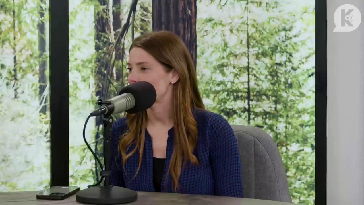 Ashley-Greene-dot-nl_TheTwilightEffectPostcast-Aflevering9NewMoonRewatchPart3of3-3262.jpg Ashley-Greene-dot-nl_TheTwilightEffectPostcast-Aflevering9NewMoonRewatchPart3of3-3262.jpg