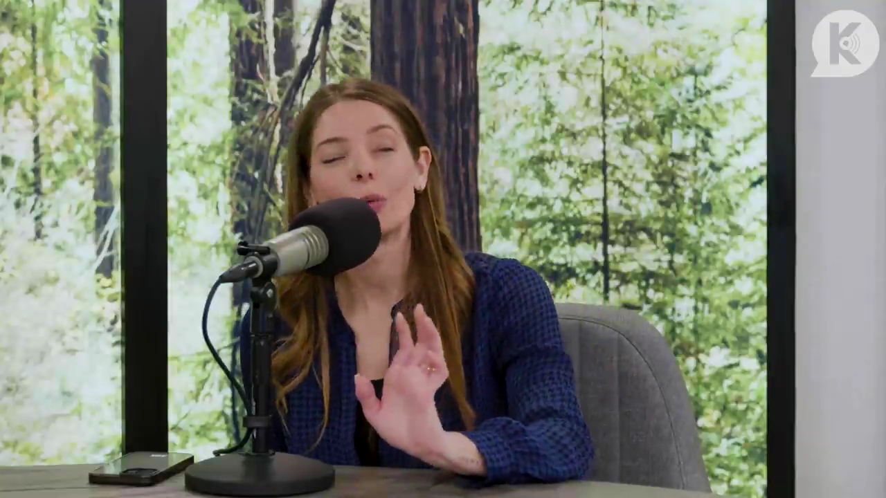 Ashley-Greene-dot-nl_TheTwilightEffectPostcast-Aflevering9NewMoonRewatchPart3of3-3267.jpg Ashley-Greene-dot-nl_TheTwilightEffectPostcast-Aflevering9NewMoonRewatchPart3of3-3267.jpg