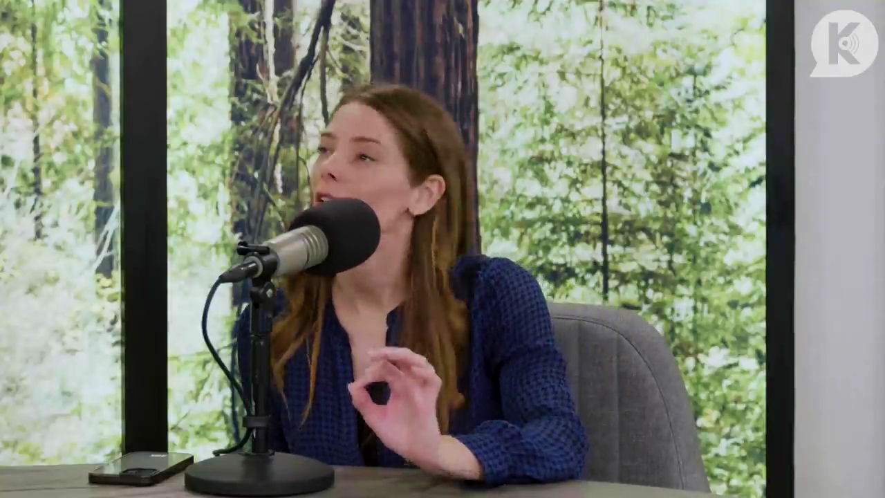 Ashley-Greene-dot-nl_TheTwilightEffectPostcast-Aflevering9NewMoonRewatchPart3of3-3268.jpg Ashley-Greene-dot-nl_TheTwilightEffectPostcast-Aflevering9NewMoonRewatchPart3of3-3268.jpg