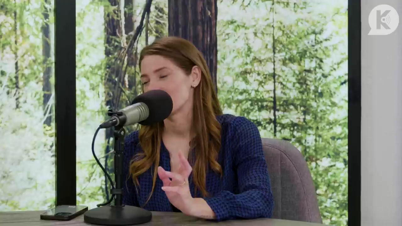 Ashley-Greene-dot-nl_TheTwilightEffectPostcast-Aflevering9NewMoonRewatchPart3of3-3272.jpg Ashley-Greene-dot-nl_TheTwilightEffectPostcast-Aflevering9NewMoonRewatchPart3of3-3272.jpg