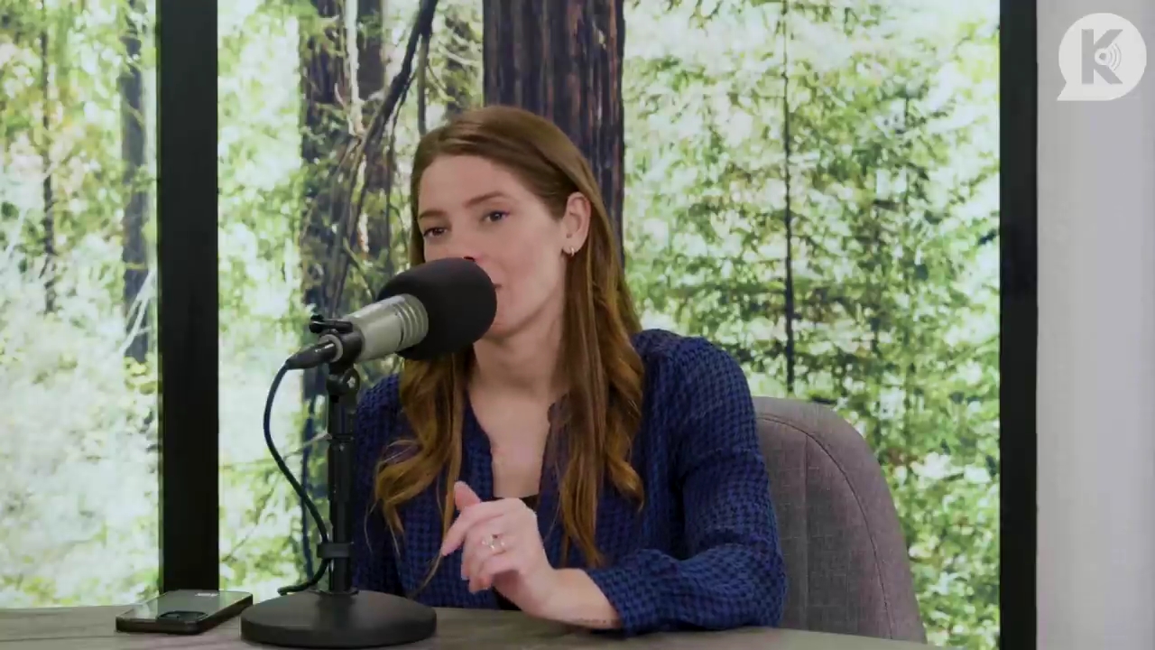 Ashley-Greene-dot-nl_TheTwilightEffectPostcast-Aflevering9NewMoonRewatchPart3of3-3273.jpg Ashley-Greene-dot-nl_TheTwilightEffectPostcast-Aflevering9NewMoonRewatchPart3of3-3273.jpg