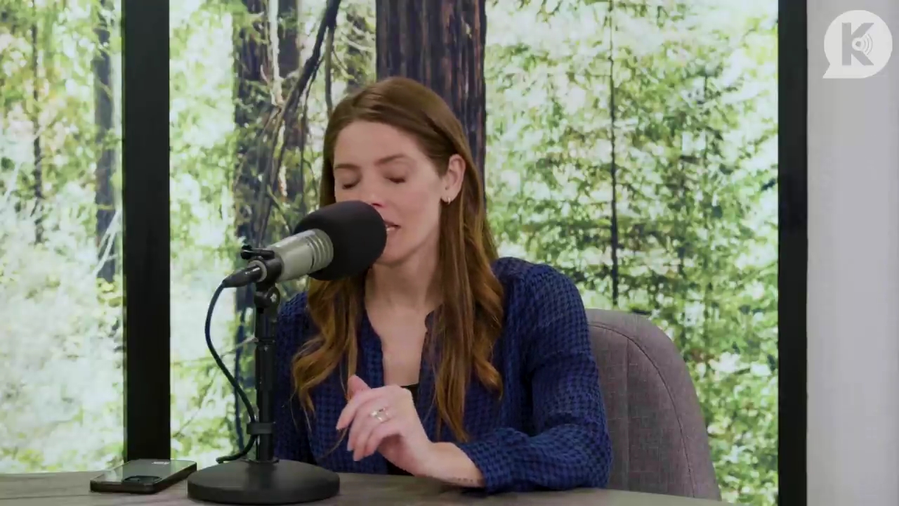 Ashley-Greene-dot-nl_TheTwilightEffectPostcast-Aflevering9NewMoonRewatchPart3of3-3274.jpg Ashley-Greene-dot-nl_TheTwilightEffectPostcast-Aflevering9NewMoonRewatchPart3of3-3274.jpg