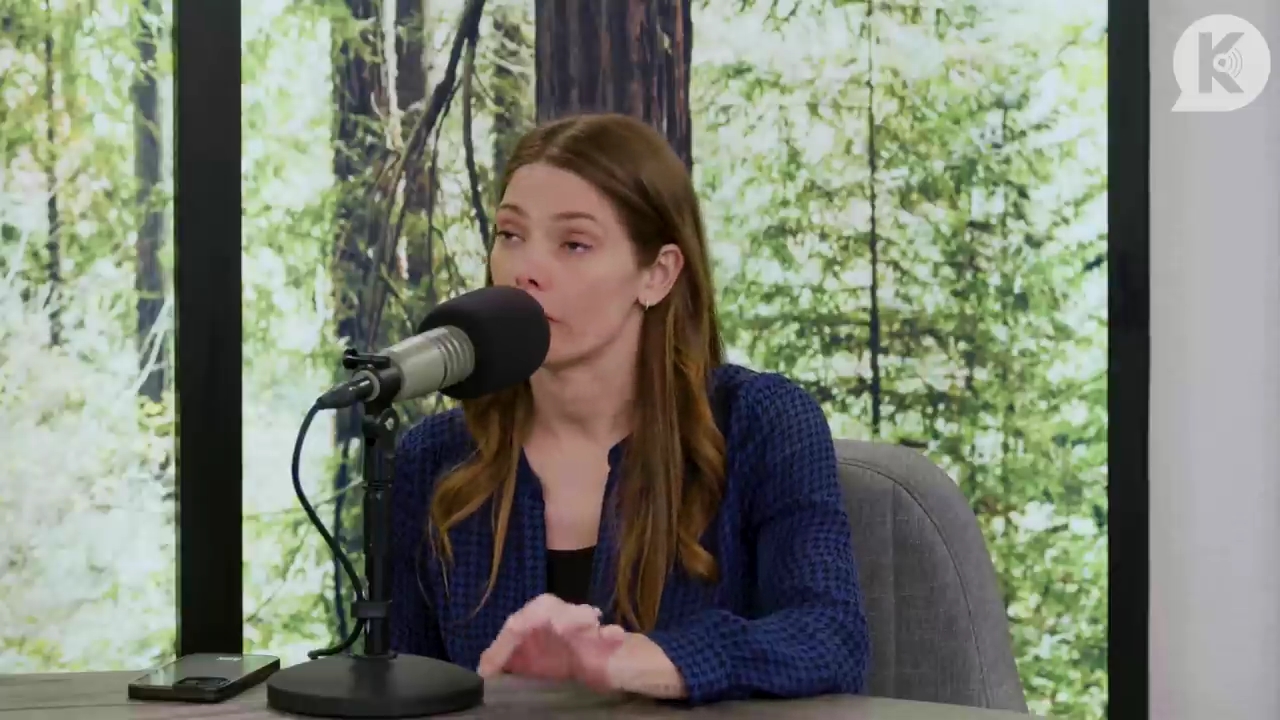 Ashley-Greene-dot-nl_TheTwilightEffectPostcast-Aflevering9NewMoonRewatchPart3of3-3278.jpg Ashley-Greene-dot-nl_TheTwilightEffectPostcast-Aflevering9NewMoonRewatchPart3of3-3278.jpg