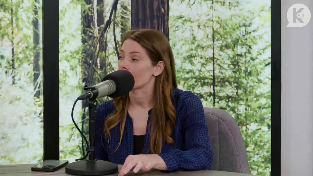 Ashley-Greene-dot-nl_TheTwilightEffectPostcast-Aflevering9NewMoonRewatchPart3of3-3279.jpg Ashley-Greene-dot-nl_TheTwilightEffectPostcast-Aflevering9NewMoonRewatchPart3of3-3279.jpg