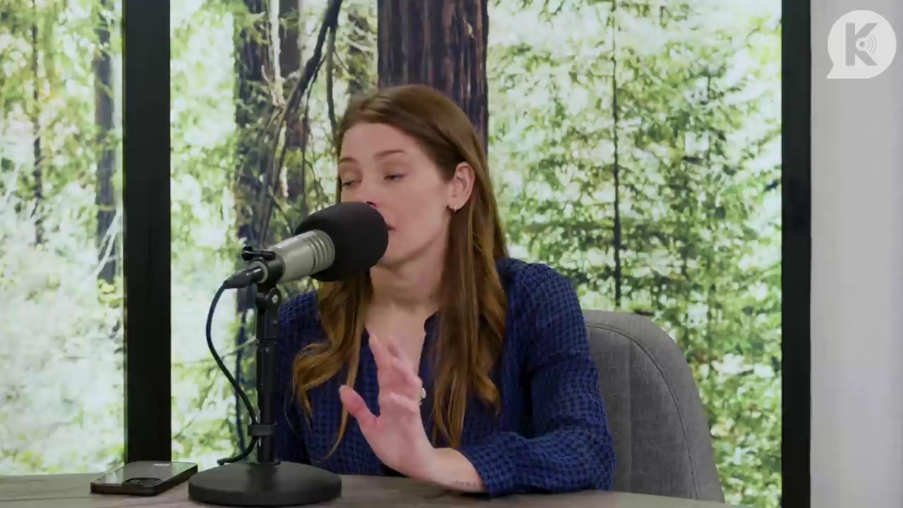 Ashley-Greene-dot-nl_TheTwilightEffectPostcast-Aflevering9NewMoonRewatchPart3of3-3286.jpg Ashley-Greene-dot-nl_TheTwilightEffectPostcast-Aflevering9NewMoonRewatchPart3of3-3286.jpg