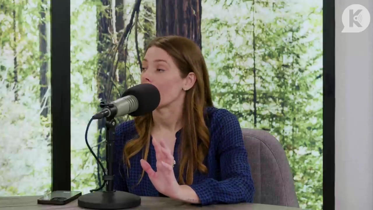 Ashley-Greene-dot-nl_TheTwilightEffectPostcast-Aflevering9NewMoonRewatchPart3of3-3287.jpg Ashley-Greene-dot-nl_TheTwilightEffectPostcast-Aflevering9NewMoonRewatchPart3of3-3287.jpg