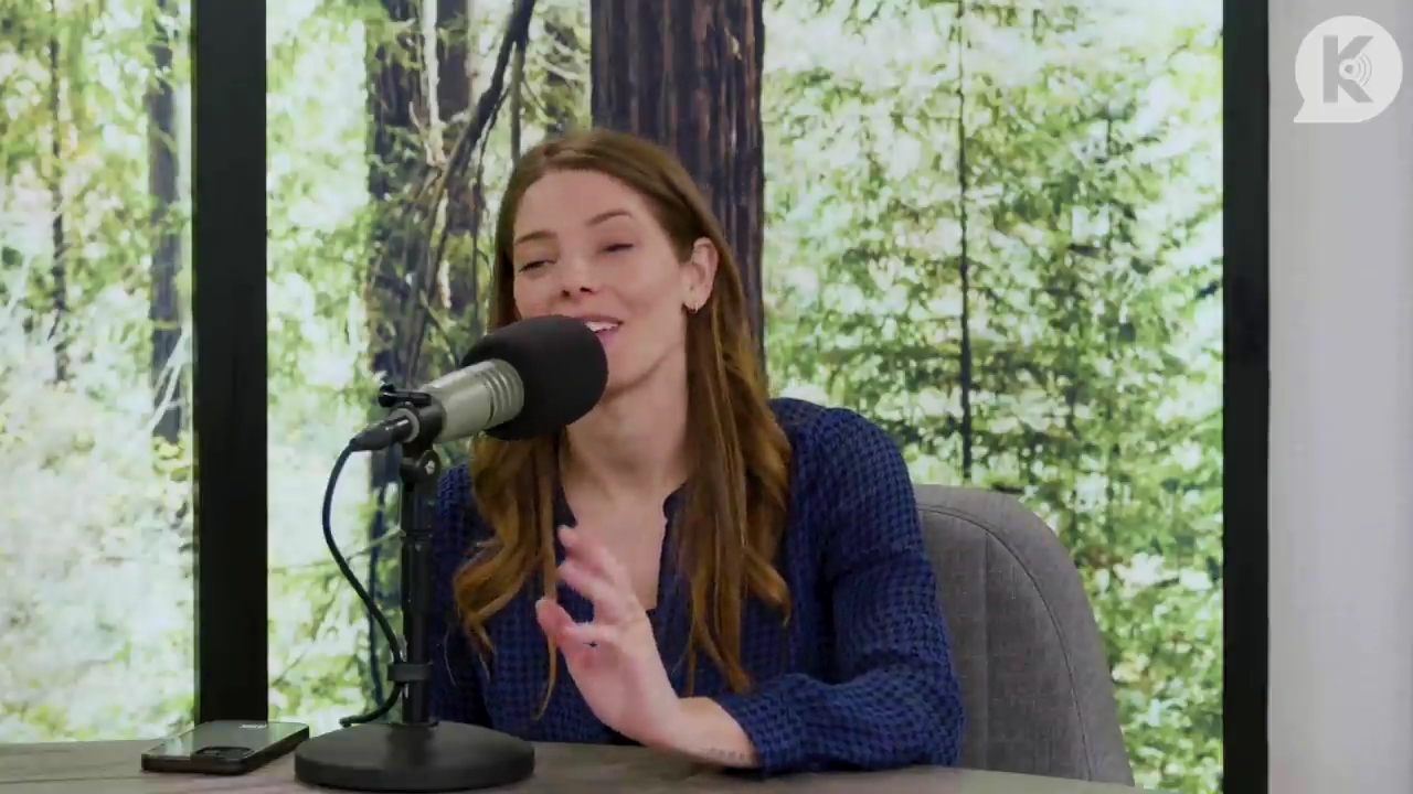 Ashley-Greene-dot-nl_TheTwilightEffectPostcast-Aflevering9NewMoonRewatchPart3of3-3288.jpg Ashley-Greene-dot-nl_TheTwilightEffectPostcast-Aflevering9NewMoonRewatchPart3of3-3288.jpg