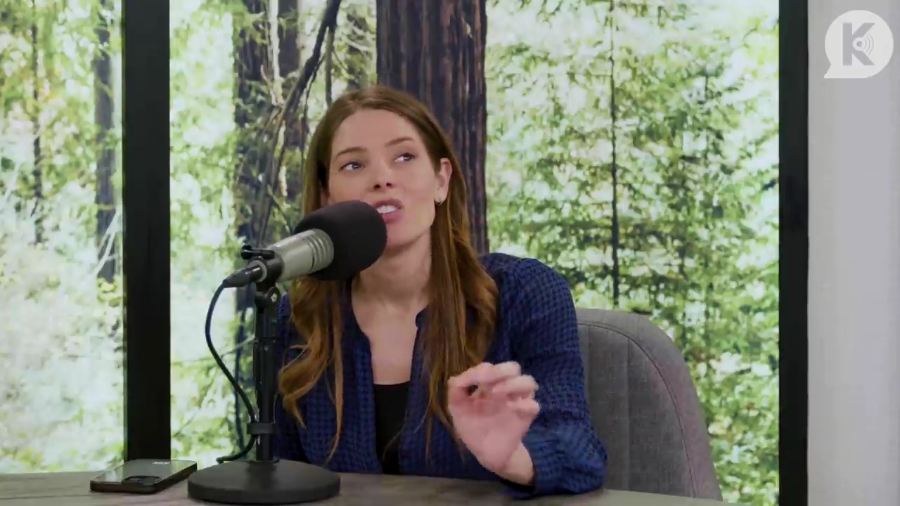 Ashley-Greene-dot-nl_TheTwilightEffectPostcast-Aflevering9NewMoonRewatchPart3of3-3290.jpg Ashley-Greene-dot-nl_TheTwilightEffectPostcast-Aflevering9NewMoonRewatchPart3of3-3290.jpg