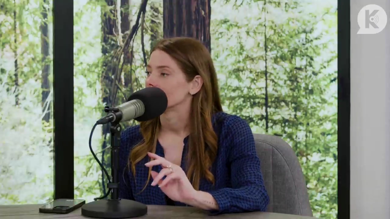 Ashley-Greene-dot-nl_TheTwilightEffectPostcast-Aflevering9NewMoonRewatchPart3of3-3296.jpg Ashley-Greene-dot-nl_TheTwilightEffectPostcast-Aflevering9NewMoonRewatchPart3of3-3296.jpg