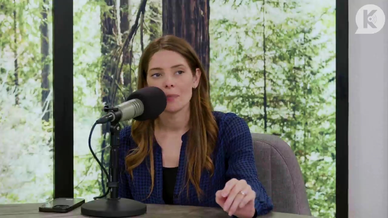 Ashley-Greene-dot-nl_TheTwilightEffectPostcast-Aflevering9NewMoonRewatchPart3of3-3336.jpg Ashley-Greene-dot-nl_TheTwilightEffectPostcast-Aflevering9NewMoonRewatchPart3of3-3336.jpg