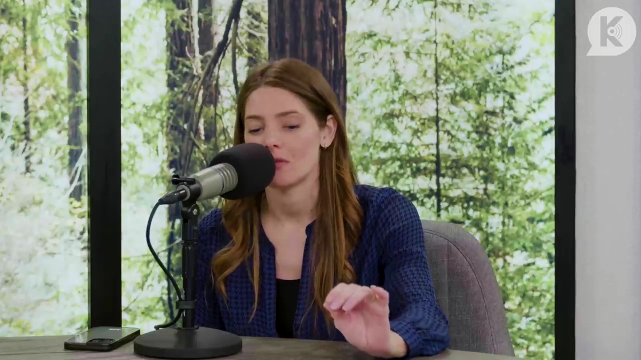 Ashley-Greene-dot-nl_TheTwilightEffectPostcast-Aflevering9NewMoonRewatchPart3of3-3348.jpg Ashley-Greene-dot-nl_TheTwilightEffectPostcast-Aflevering9NewMoonRewatchPart3of3-3348.jpg