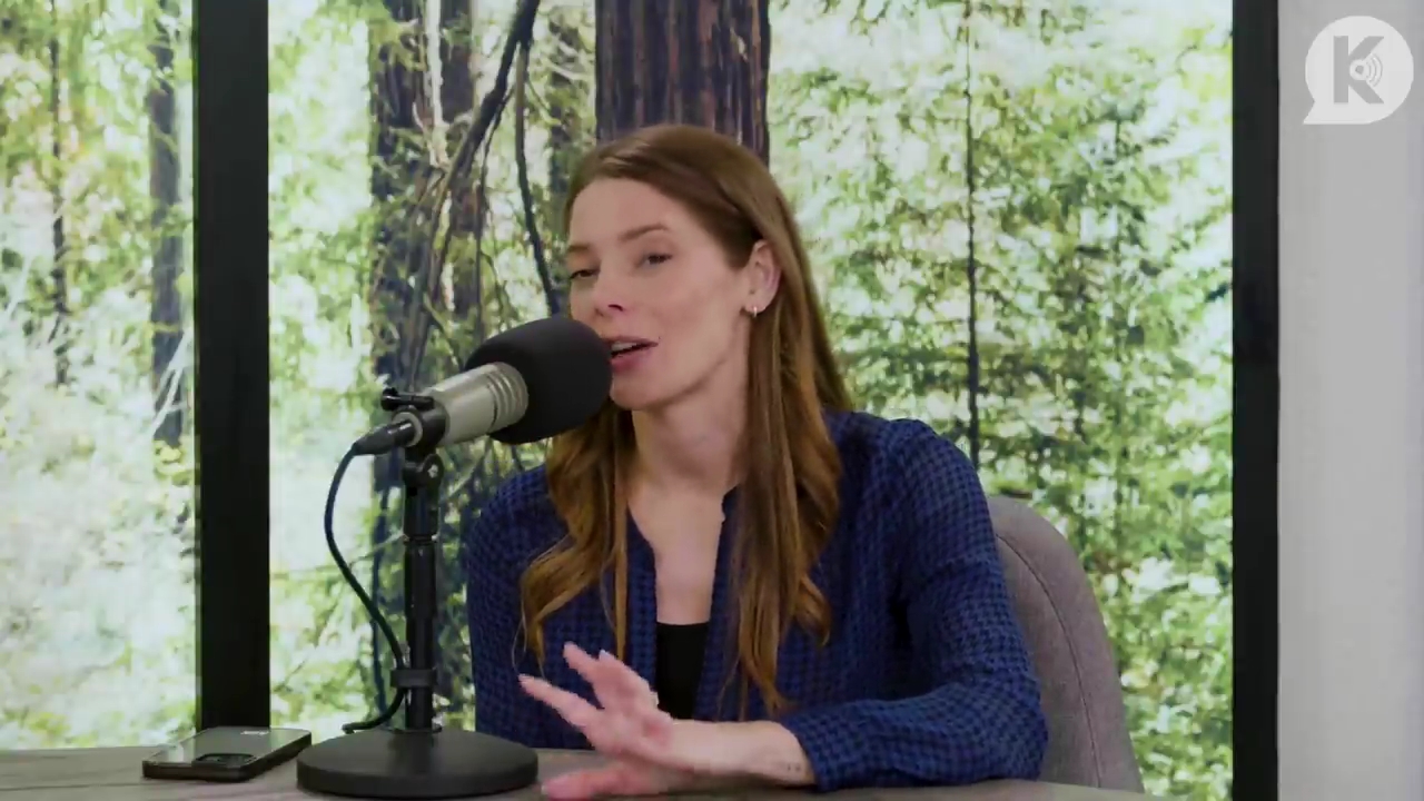 Ashley-Greene-dot-nl_TheTwilightEffectPostcast-Aflevering9NewMoonRewatchPart3of3-3356.jpg Ashley-Greene-dot-nl_TheTwilightEffectPostcast-Aflevering9NewMoonRewatchPart3of3-3356.jpg