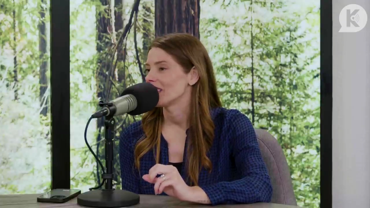 Ashley-Greene-dot-nl_TheTwilightEffectPostcast-Aflevering9NewMoonRewatchPart3of3-3361.jpg Ashley-Greene-dot-nl_TheTwilightEffectPostcast-Aflevering9NewMoonRewatchPart3of3-3361.jpg